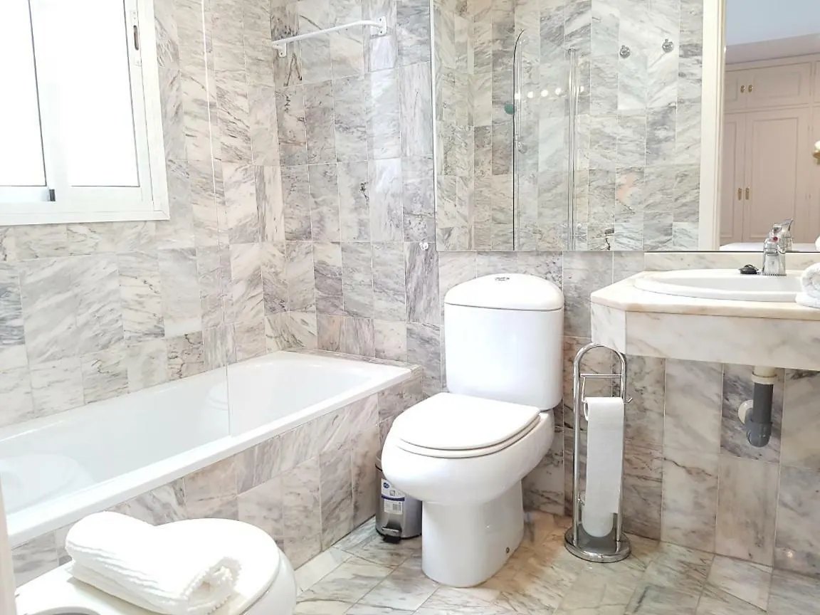 Behouse Avenida Apartment Seville