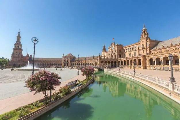 Behouse Avenida Apartment Seville 0*,