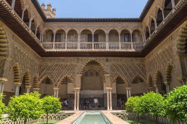Behouse Avenida Apartment Seville