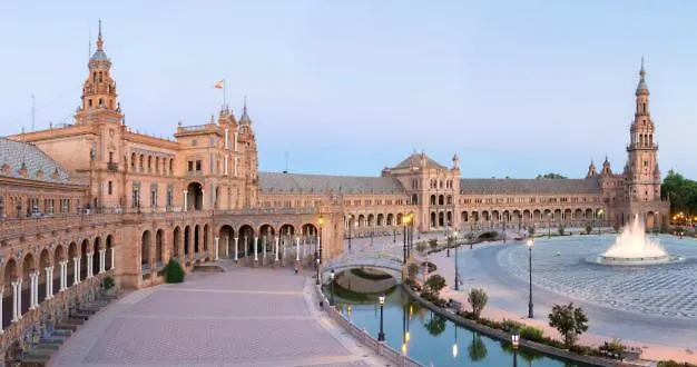 Behouse Avenida Apartment Seville