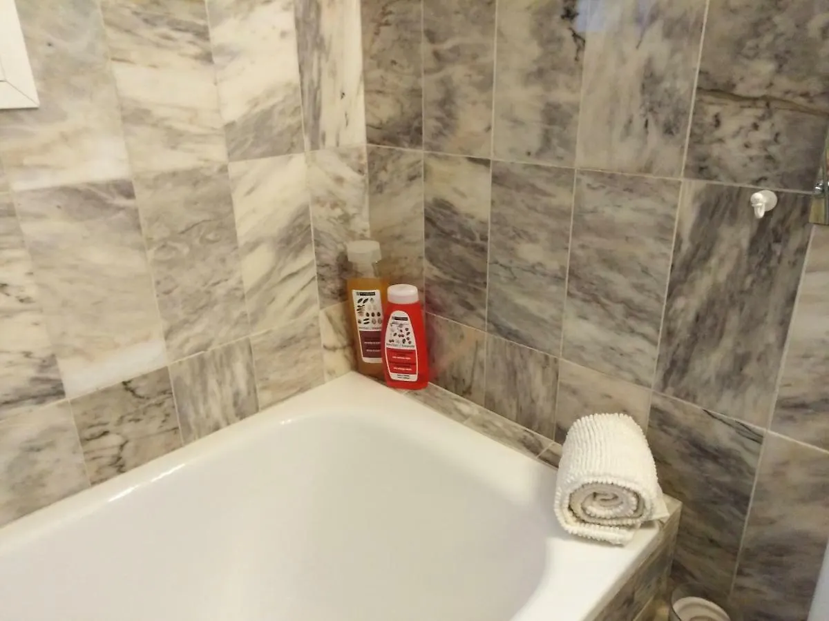 Behouse Avenida Apartment Seville
